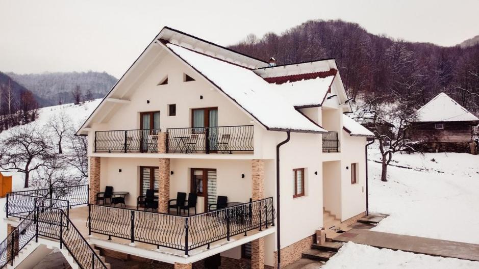 Pensiunea Hai In Maramures Birsana Exterior photo