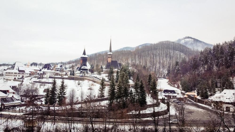 Pensiunea Hai In Maramures Birsana Exterior photo