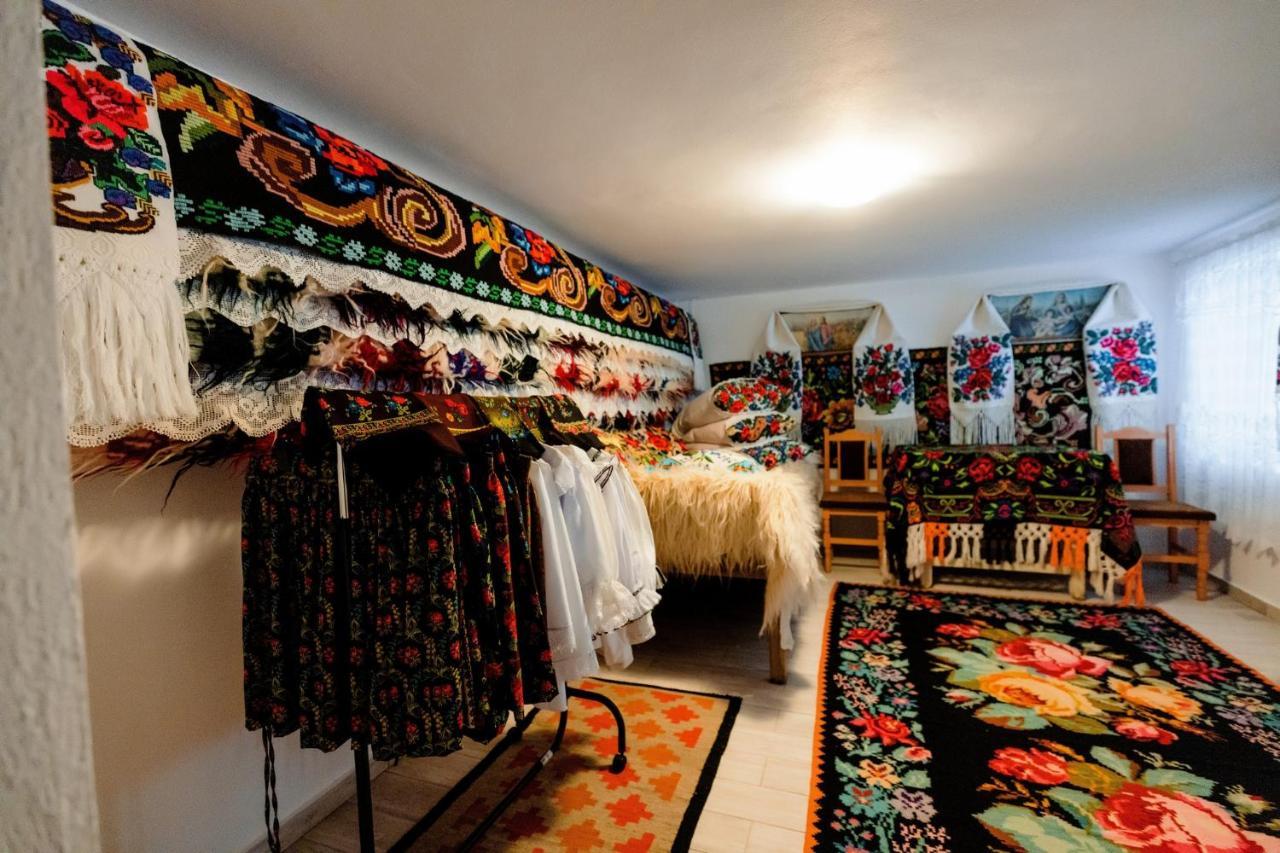 Pensiunea Hai In Maramures Birsana Exterior photo