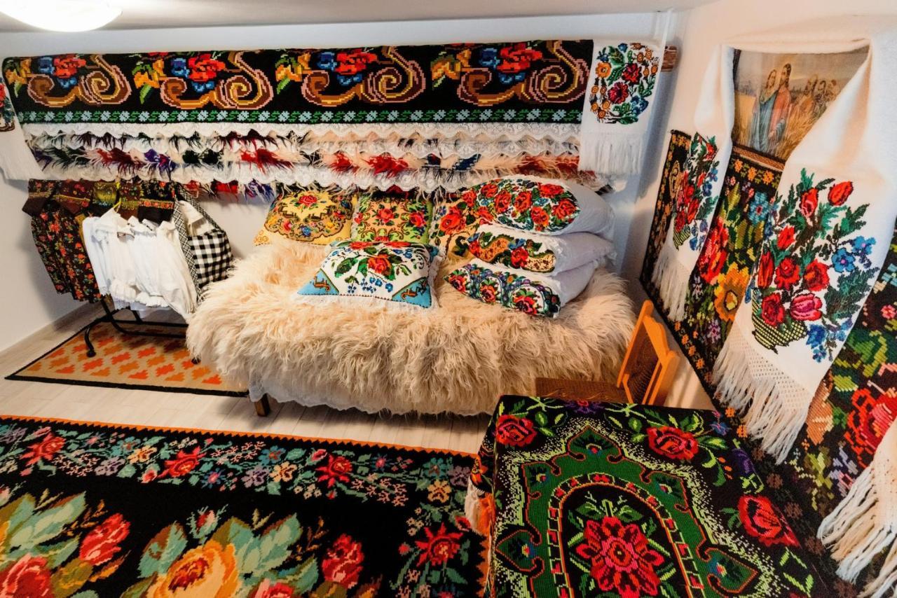 Pensiunea Hai In Maramures Birsana Exterior photo