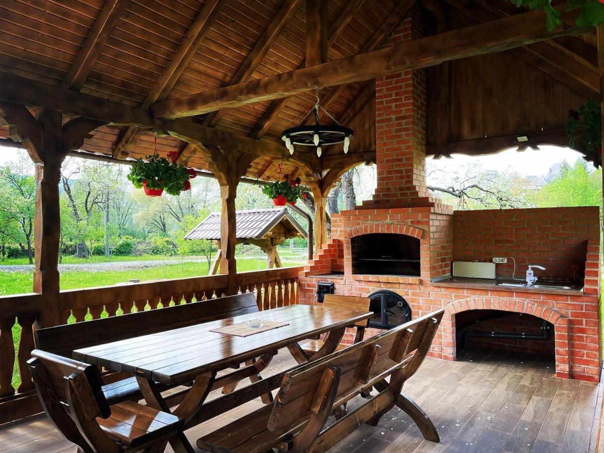 Pensiunea Hai In Maramures Birsana Exterior photo